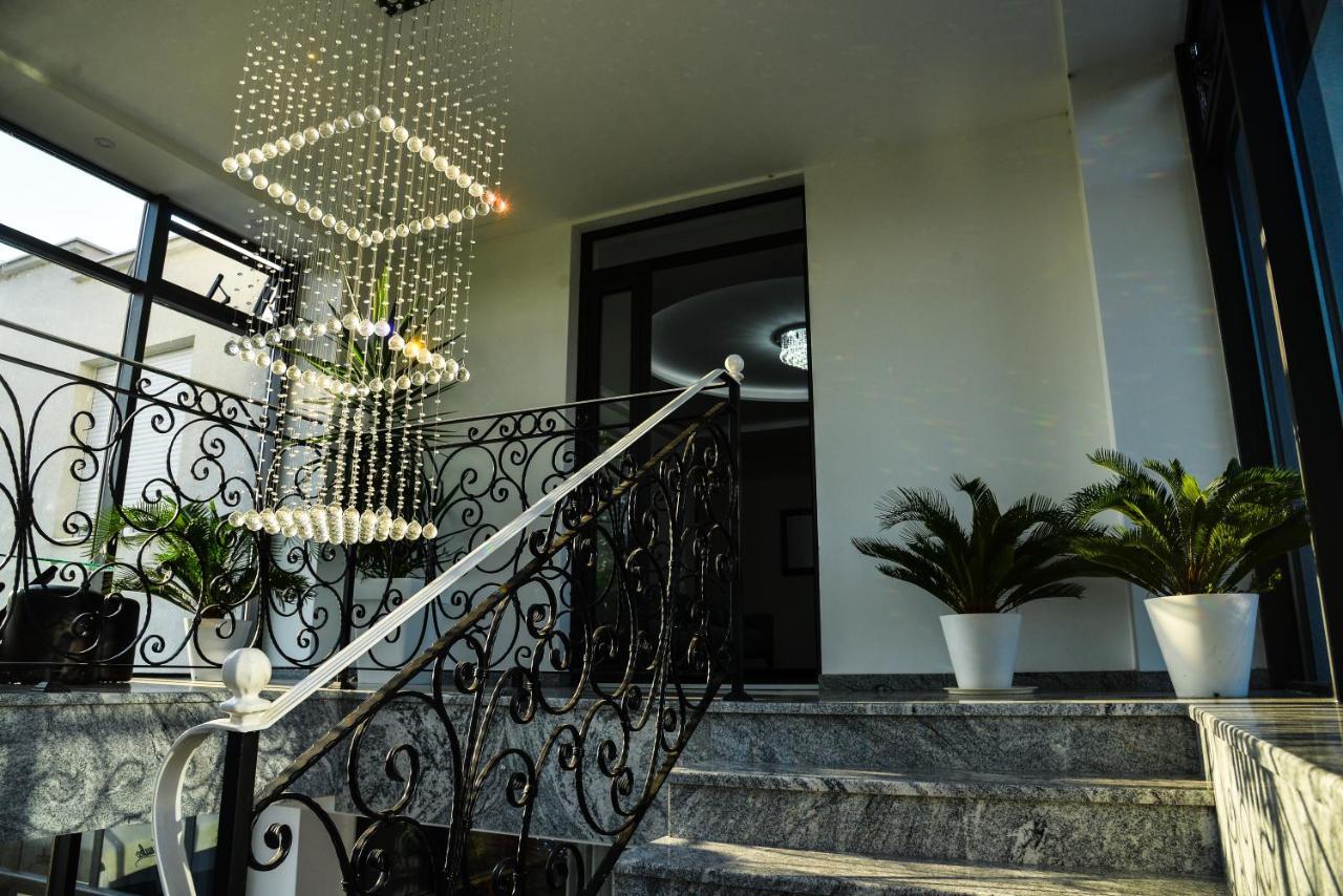 Mesecev Konak Bed & Breakfast Nis Luaran gambar